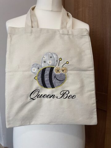 tote-bag-queen-bee.jpg