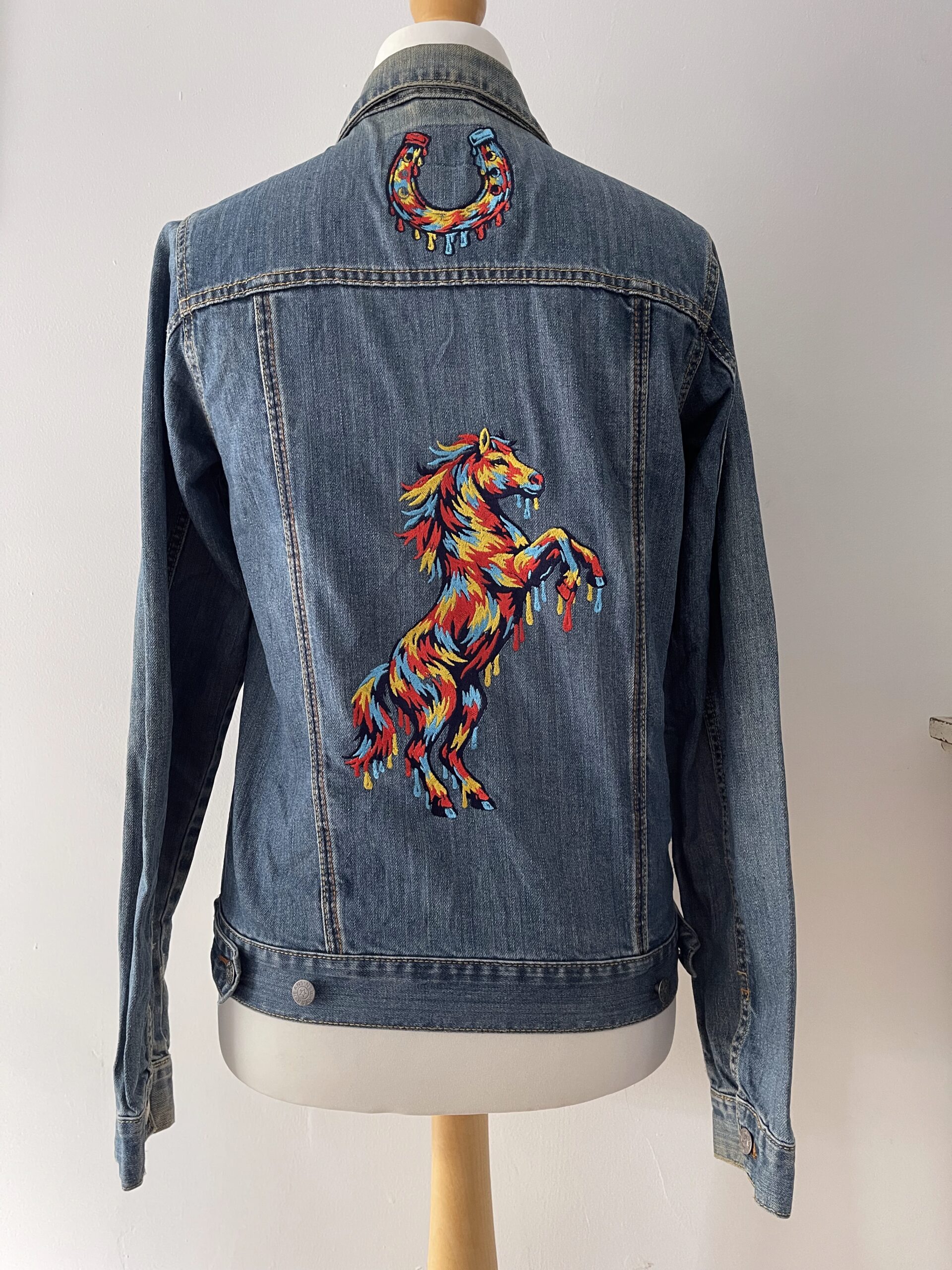 Drip Paint Horse